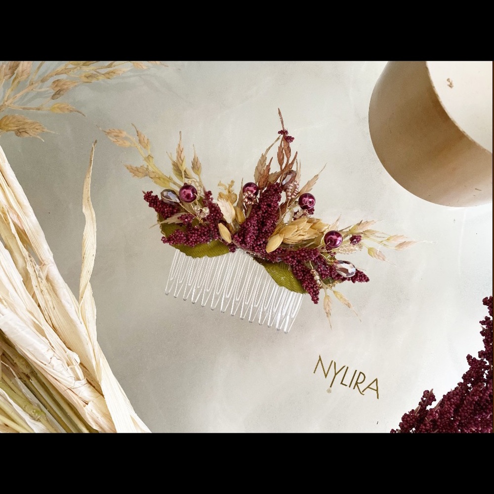 Hair comb with wheat  picks, pearls